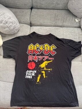 AC/DC Japan tour 1981 Black Tee with Yellow and Red Graphics